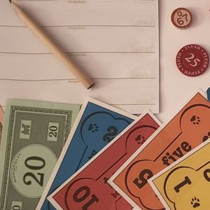 15 pieces. Flash Cards and Game Pieces